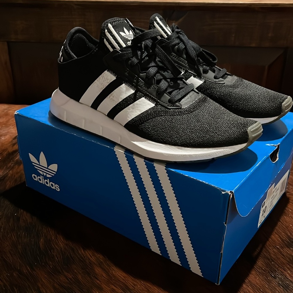 Adidas SWIFT run
